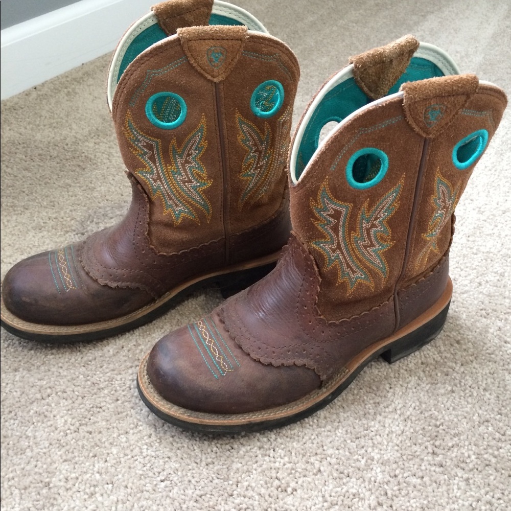 Ariat cowgirl boots